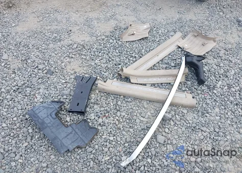 2010 Toyota Avalon Limited z USA, uszkodzony, nr VIN 4T1BK3DB4AU369109